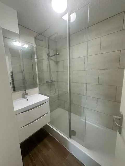 3 Bedroom Flat House to Rent
