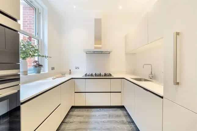 Flat for sale in Fitzjohn's Avenue, Hampstead NW3