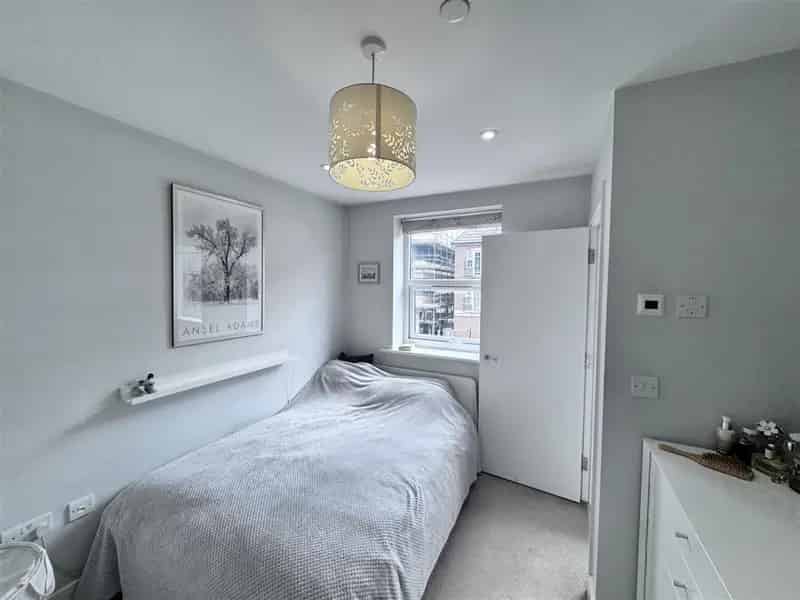 1 Bedroom Flat for Sale Magna House Modern Apartment Allocated Parking