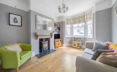 House For Sale in Exeter, England