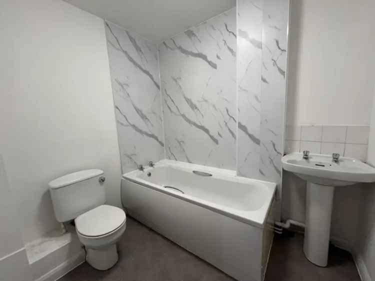 3 Bedroom Apartment Spacious Bright Recently Renovated