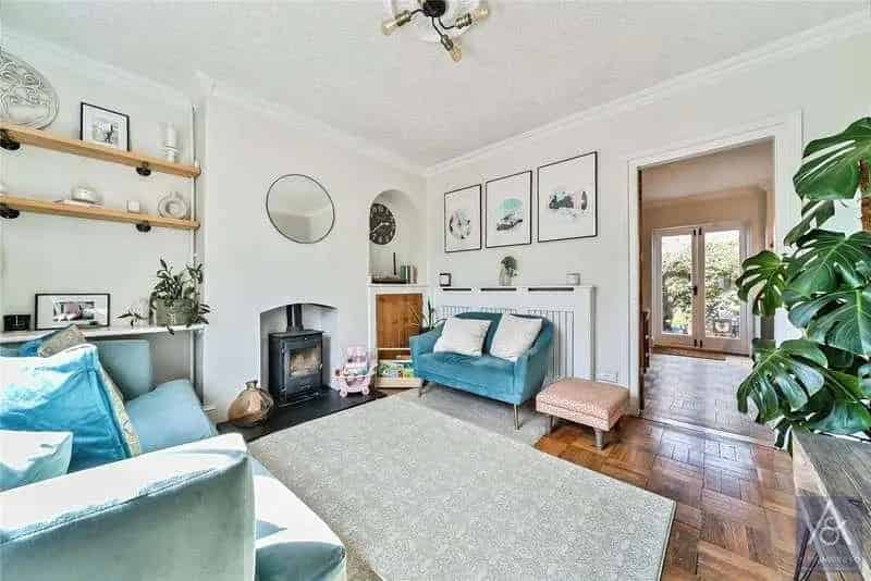 3 Bed Victorian Cottage for Sale Near Town Centre