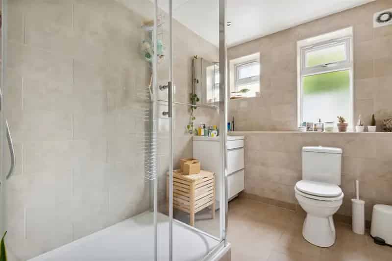 3 Bed Detached House Chesterfield Road London