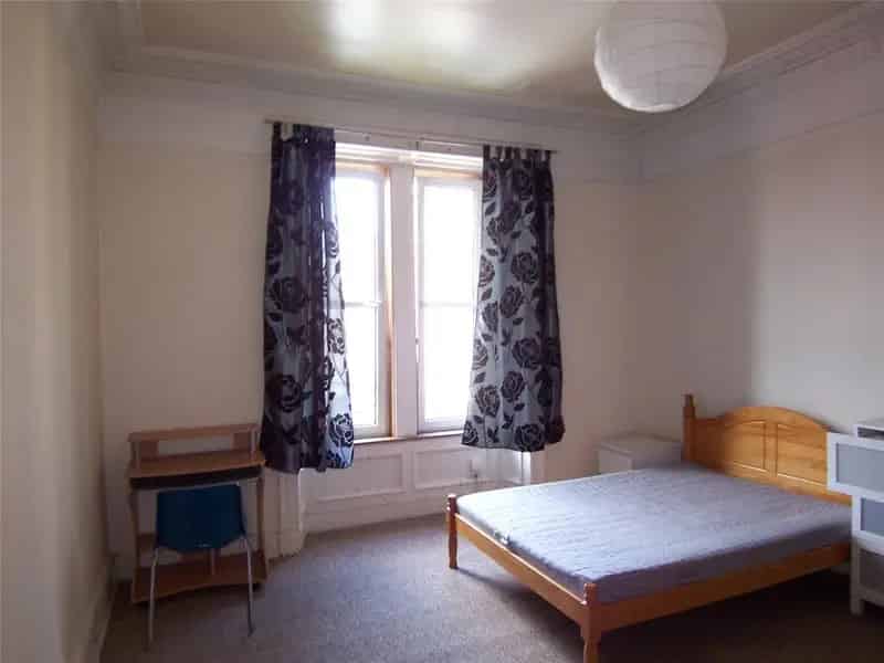 4 Bedroom Apartment to Rent in Polwarth Edinburgh