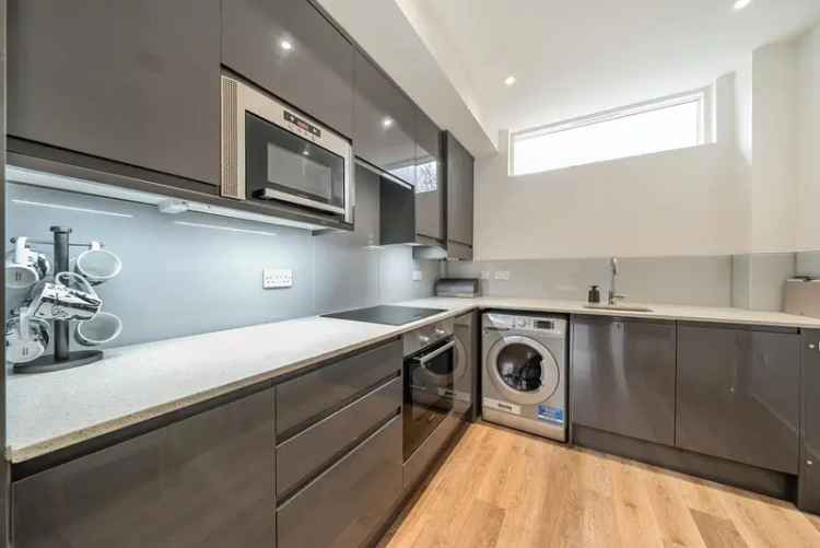 Spacious One Bedroom Apartment in Sought-After Building