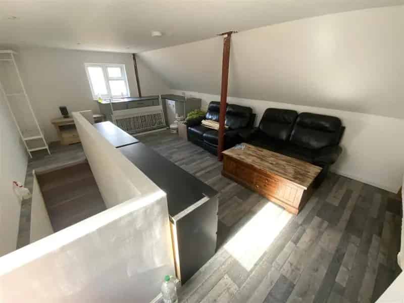 5 Bedroom Semi Detached House for Sale