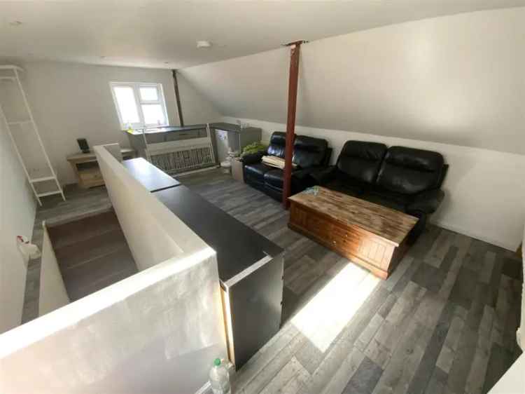 5 Bedroom Semi Detached House for Sale