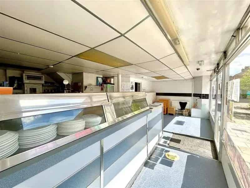 2 Bed City Centre Property with Business Potential