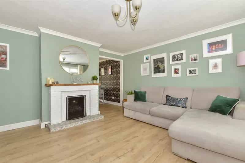3 Bedroom Semi-Detached House for Sale in Staplehurst