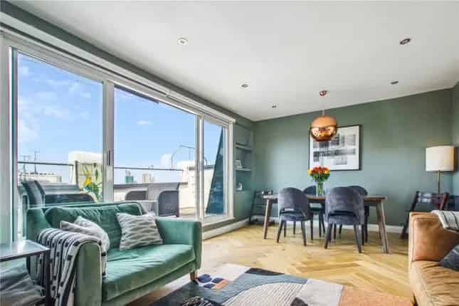 3-Bed Upper-Maisonette Flat for Sale in Ladbroke Grove W11