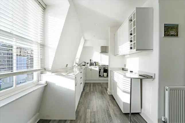 Flat for sale in Montagu Square, Marylebone W1H