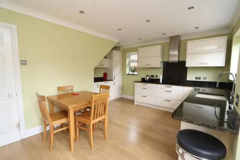 4 Bedroom Detached House for Sale Near Shenfield Station