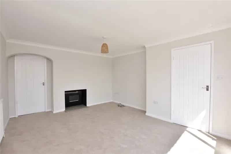 Three Bedroom Townhouse  Fully Refurbished  Two Reception Rooms