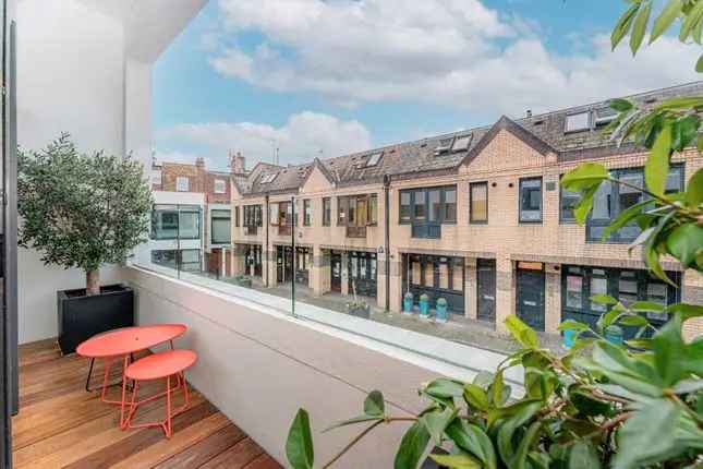 Terraced House for Sale in Shirland Mews Maida Hill London W9