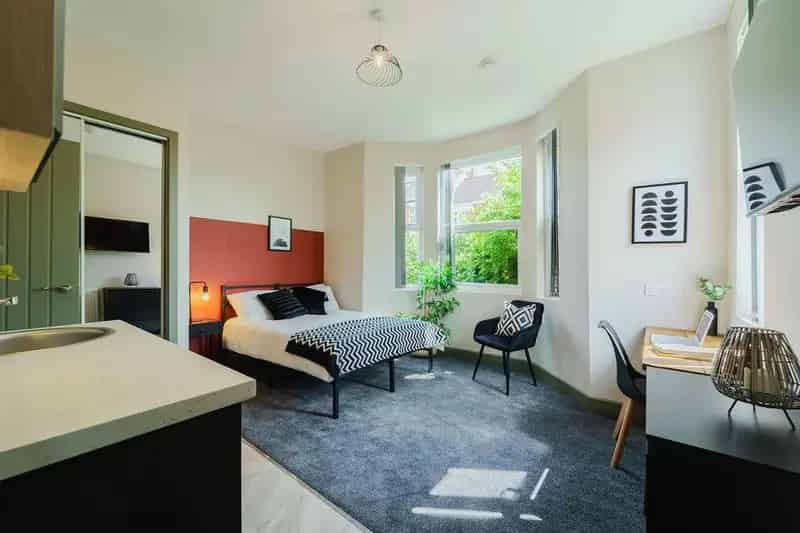 Luxury Single Occupancy Suite in Coventry - Bills Included