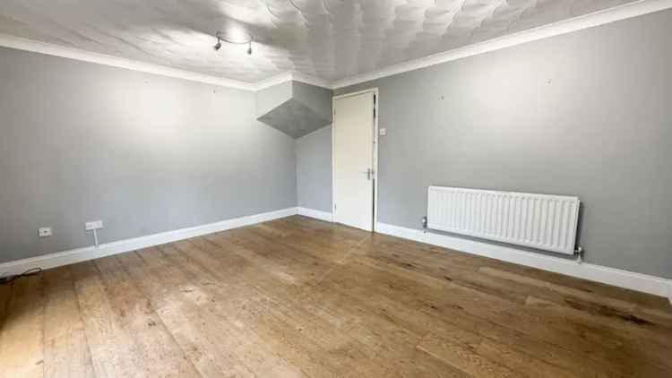 3 Bedroom House For Sale in Warminster