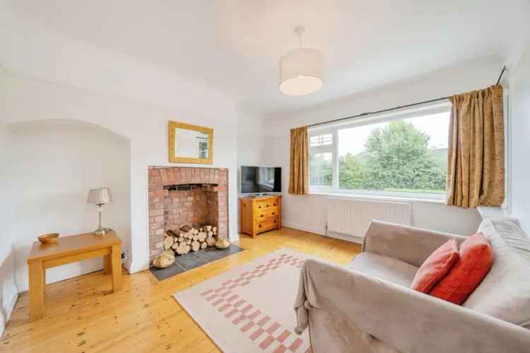 Semi-detached house For Sale in London Road, Stretton, England