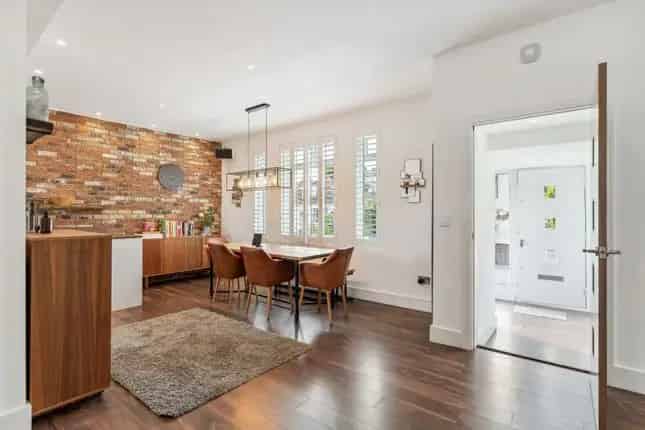 Detached Bungalow for Sale in Bearsden G61