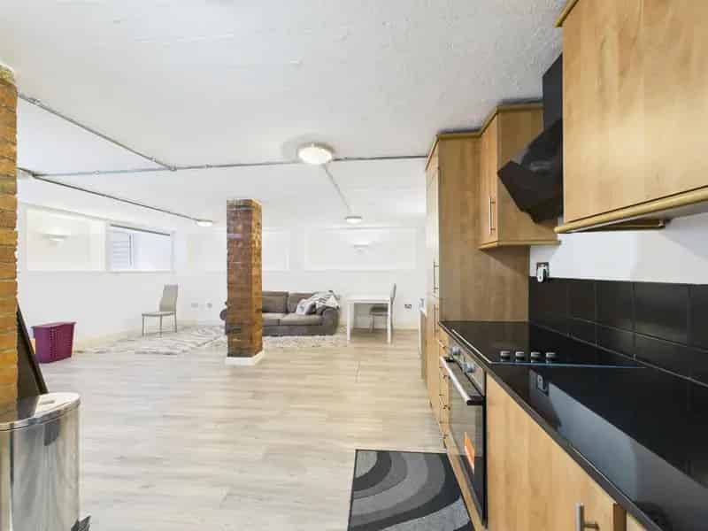 1 Bedroom Apartment House to Rent