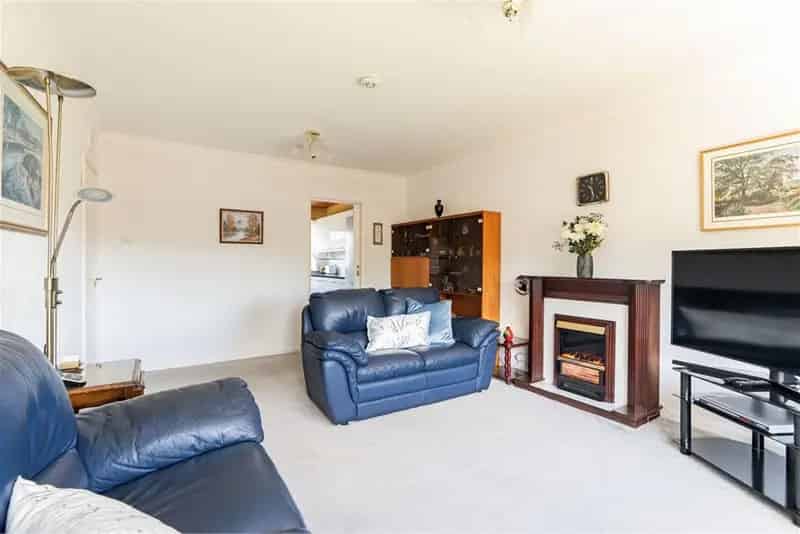 2 Bed Flat Balerno Private Garden Garage