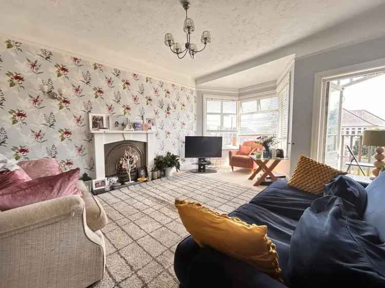 Maisonette For Sale in Wick, England