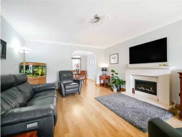 4 Bedroom Detached House For Sale in Houston