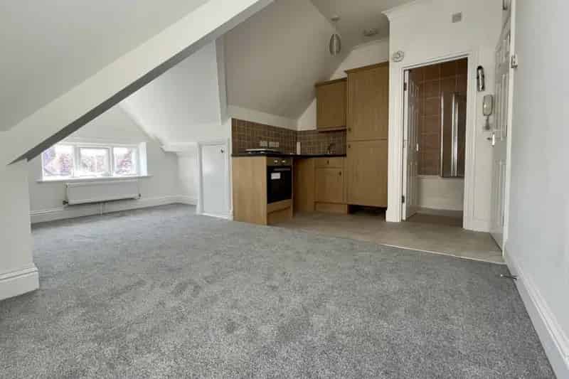 One Bedroom Apartment Near Worthing Town Centre