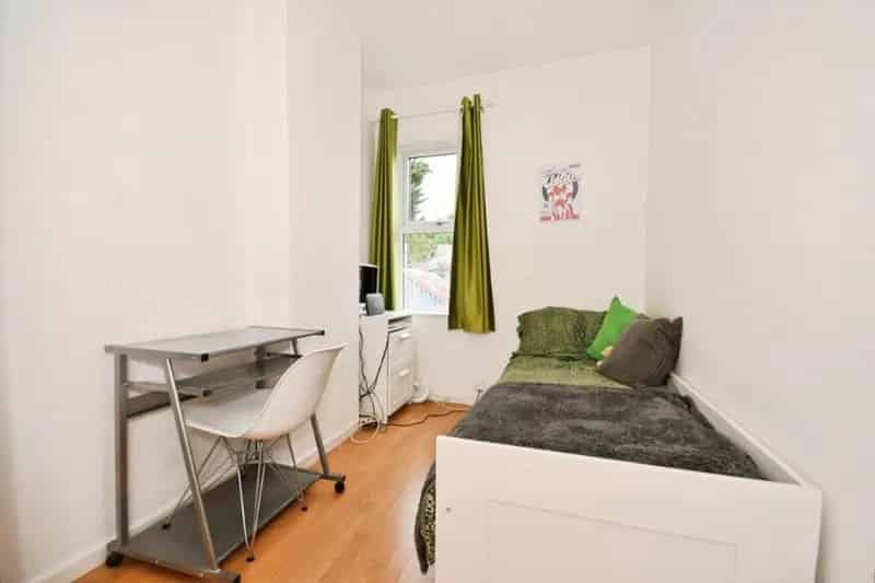 2 Bed House for Sale Near Amenities