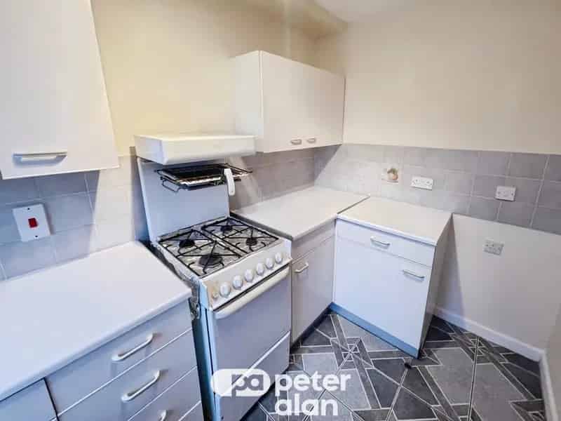 2 Bedroom Flat to Rent - Off Road Parking, Newport