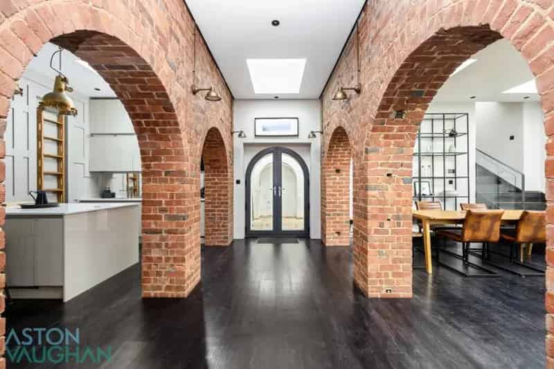 3 Bedroom Link Detached House for Sale Sussex Square