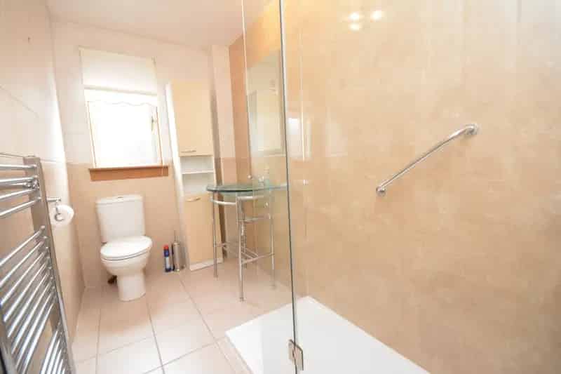 Charming Detached Bungalow Near Larbert Rail Station
