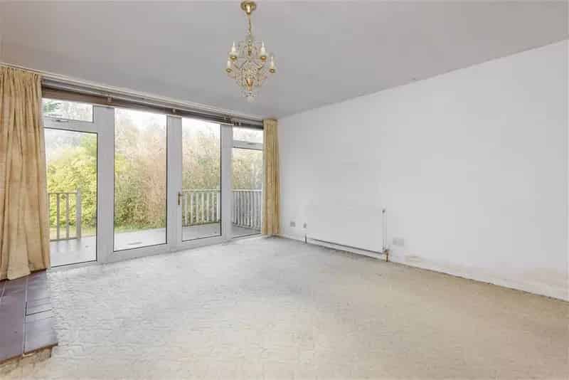 4 Bed Detached House with 3 Reception Rooms and Large Garden