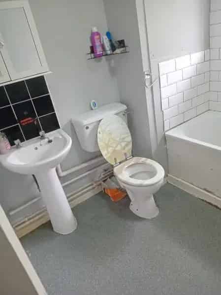 Denham Train Station Flat Close to Amenities