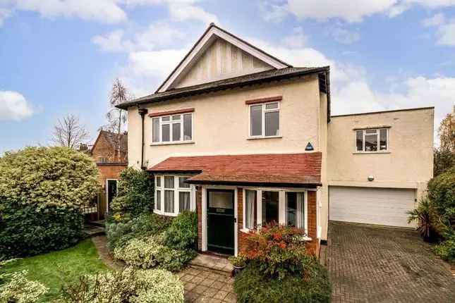 5 Bedroom Detached House for Sale in London W13