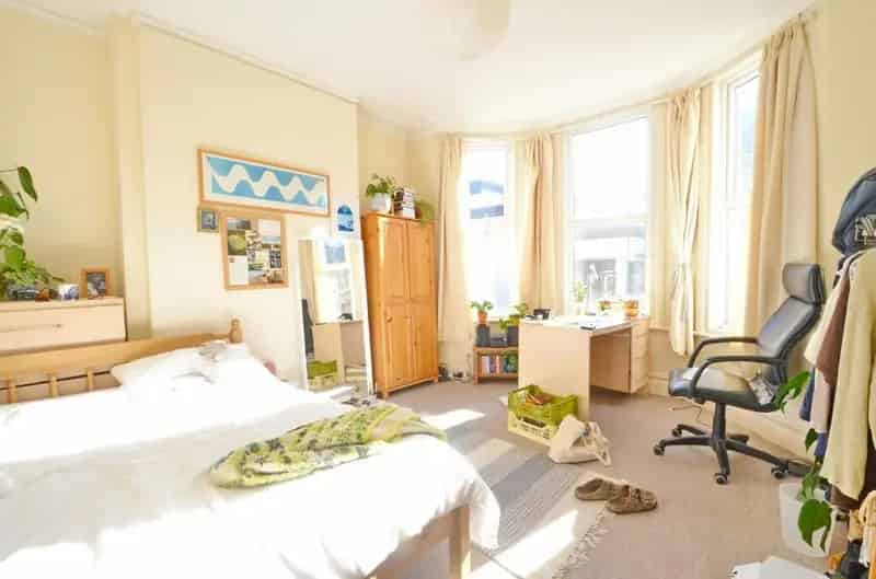 5 Bedroom House in Bristol Ideal for Students