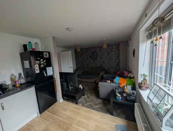 Flat For Rent in Wolverhampton, England