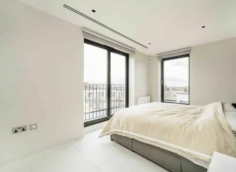 Spacious 3-Bedroom Penthouse near Kilburn High Road