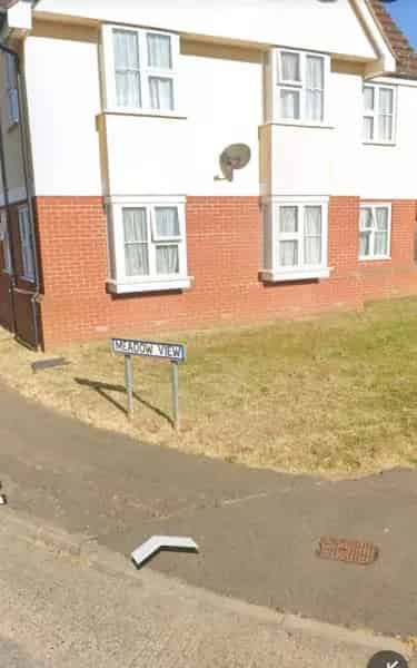 2 Bedroom Ground Floor Flat St Osyth - Off Road Parking Garden