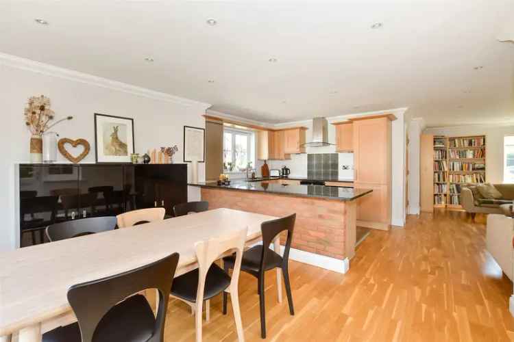 3 Bedroom Detached House for Sale in St Johns Crowborough