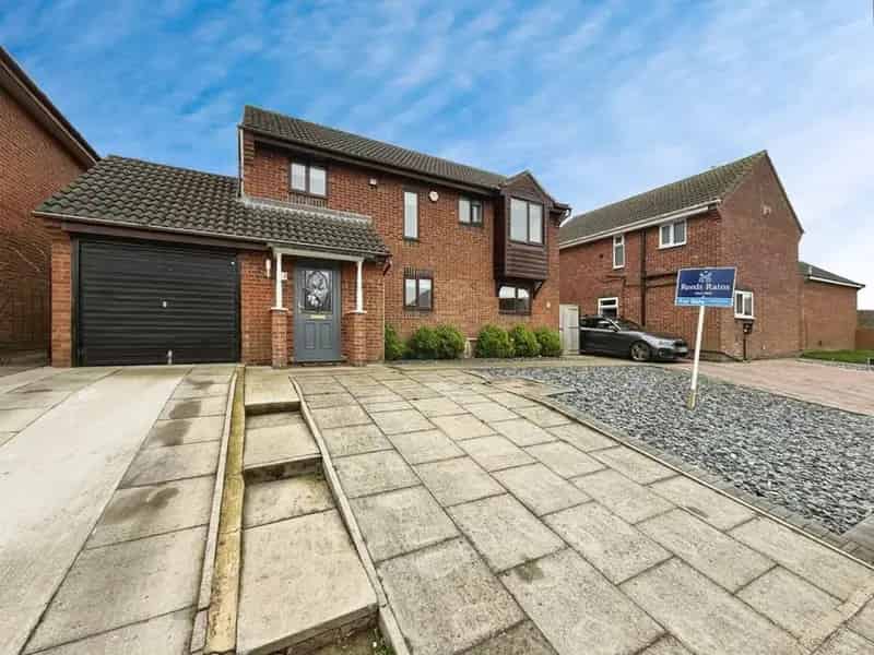 4 bedroom Detached House for sale, Grimsby, Lincolnshire, DN34