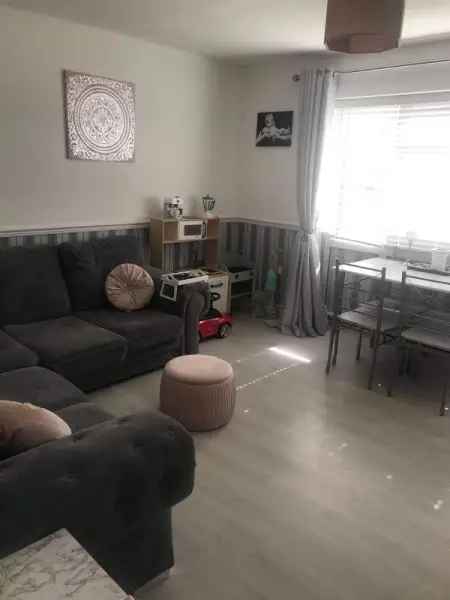 Flat For Rent in East Hertfordshire, England