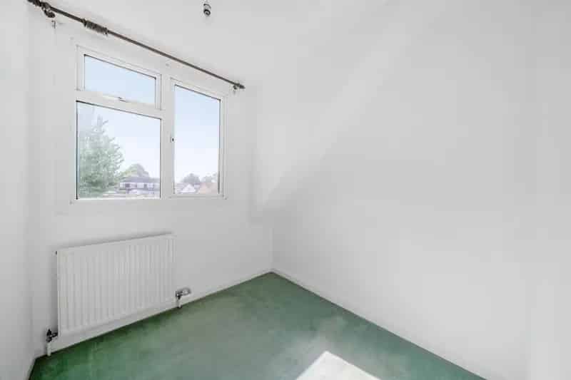 3-Bedroom Semi-Detached House Near Bridgewater School and Berkhamsted Station