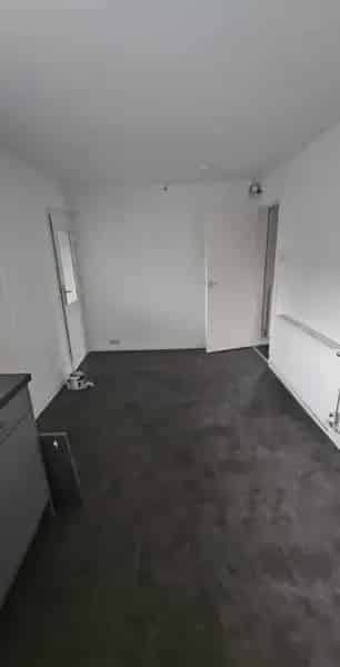 Lovely 3 Bed House Near Schools and Parks