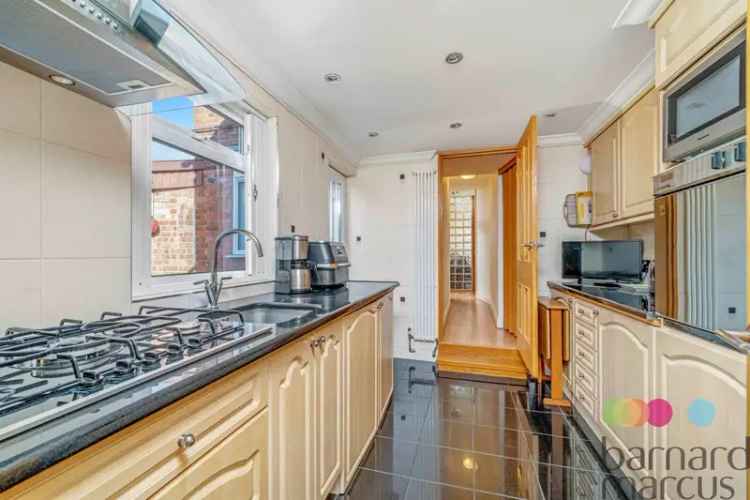 Spacious Home with Basement and Great Transport Links