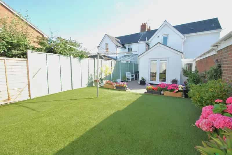 3 bed house for sale