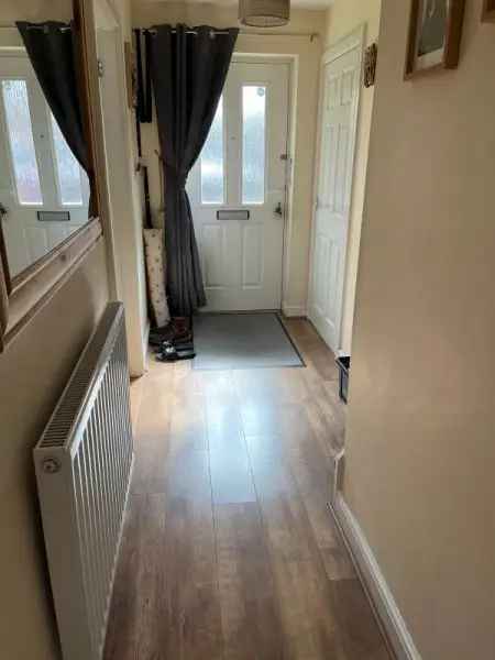 4 Bedroom Semi Detached House Nuneaton CV10 8EX