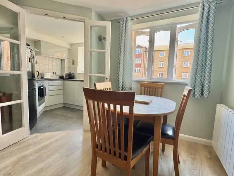 1 bedroom  Flat for sale, Folkestone, Kent, CT20