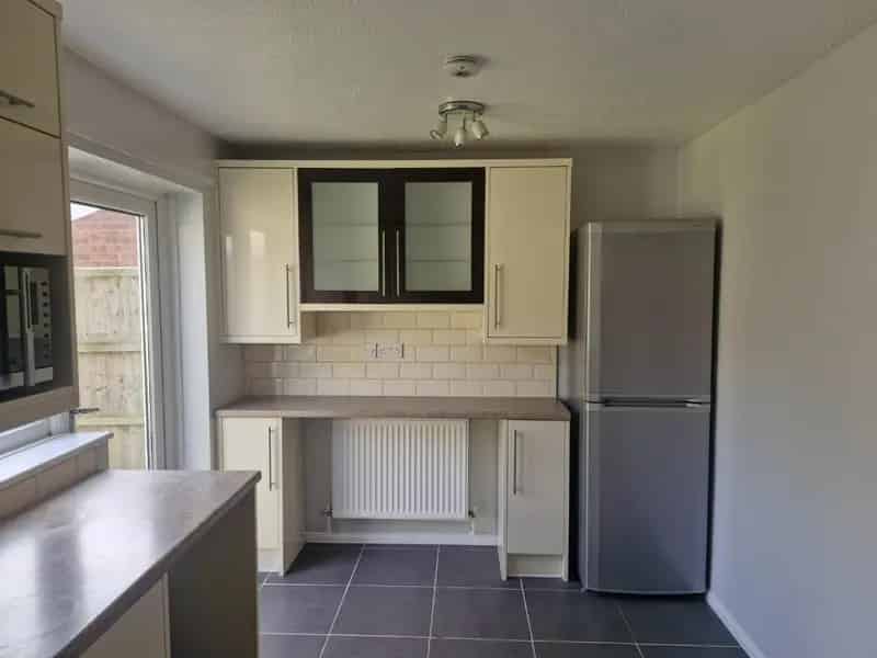 3 Bedroom Detached House To Let
