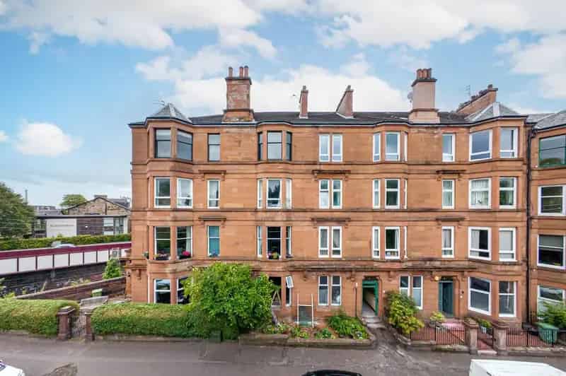 4 Bedroom Apartment for Sale in Shawlands Glasgow