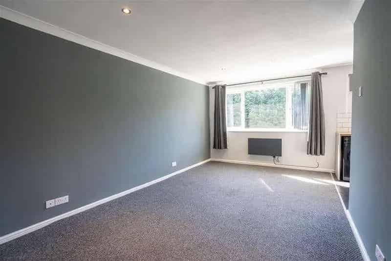 1 Bed Flat for Sale - Stunning Refurbished Maisonette